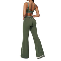 Ensemble de yoga 2 pièces contrastant pour femme : haut à double bretelle et legging de fitness taille haute à jambe large en nylon et élasthanne à enfiler