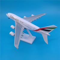 Modèle d'avion en résine moulée sous pression Airbus A380 Emirates Airlines de 30 cm avec éclairage LED, échelle 1/250, ornement d'aviation avec base de présentation