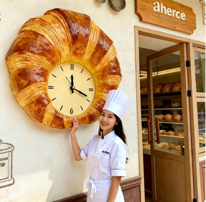 Sculpture en résine 3D réaliste sur le thème <span class=keywords><strong>de</strong></span> la <span class=keywords><strong>boulangerie</strong></span>, conçue sur mesure - <span class=keywords><strong>Horloge</strong></span> à pain pratique <span class=keywords><strong>de</strong></span> la <span class=keywords><strong>boulangerie</strong></span> Creative Point - Product Image 3