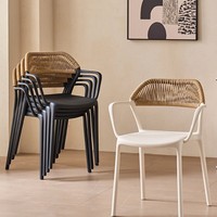 Chaise de salle à manger moderne d'extérieur empilable en plastique avec dossier en rotin, fauteuil imperméable