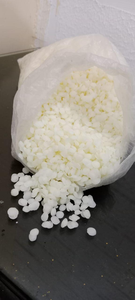 Flocons de cire de soja en vrac de parfum laiteux sans fumée organique naturel pour la fabrication de bougies de pots - Product Image 2