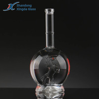 Decantador de vidrio de borosilicato alto hecho a mano Botella de whisky en forma de caballo personalizada con forro de vino de whisky transparente Fabricante directo