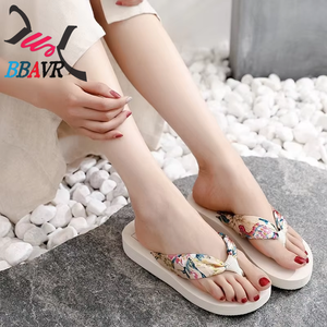 Sandalias de Playa de Cuña para Mujer, Estilo Bohemio, con Parte Superior de EVA, Adorno Floral, Transpirables, Ligeras e Informales - Product Image 4