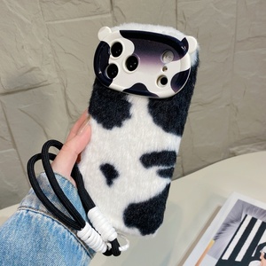 Nouvelle coque de téléphone en peluche imprimé vache 2026 avec oreilles d'ours et cordon assorti, coque souple antichoc pour <span class=keywords><strong>iPhone</strong></span> 15 16 17 - Product Image 2