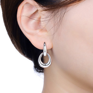 Boucles d'oreilles créoles géométriques plaquées argent, bijoux pendantes en alliage, style classique unisexe - Product Image 4