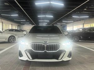 <span class=keywords><strong>BMW</strong></span> <span class=keywords><strong>Serie</strong></span> 5 2024 Sedán Usado, Volante a la Izquierda, Automático, Turbo, Cuero Oscuro, para Exportación - Product Image 4