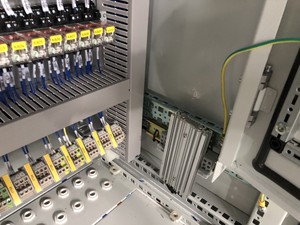 VFD PLC HMI dựa trên 7.5KW Máy bơm nước tủ điều khiển áp suất không đổi hệ thống phân phối điện thiết bị - Product Image 2