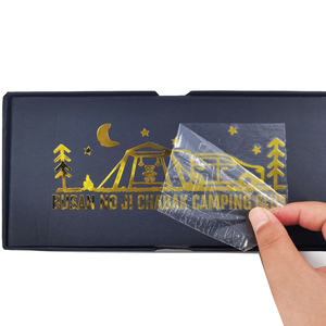 Cung Cấp Trực Tiếp Từ Nhà Máy Trung Quốc Giấy Vàng Kim Loại UV Tùy Chỉnh Chuyển Giấy Bóng Dán Logo Vinyl Dính Bóng In Cuộn - Product Image 1