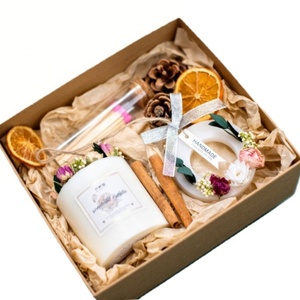 LunaLith Vente en gros de bougies parfumées de luxe en cire de soja, coffret cadeau, cadeaux d'affaires faits à la main personnalisés pour la Saint-Valentin et Diwali, grand format - Product Image 4