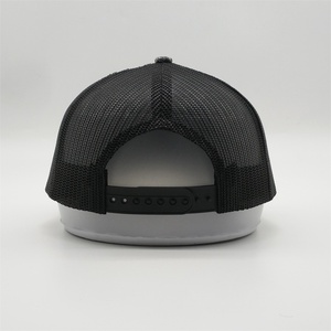 Gorra <span class=keywords><strong>Trucker</strong></span> Personalizada al por Mayor, MOQ Bajo, Alta Calidad, 6 Paneles, Parche de Goma de PVC con Logotipo, <span class=keywords><strong>Negra</strong></span> Gris, Richardson112, Malla Lisa, Cierre a Presión - Product Image 4