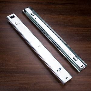 Rieles para Cajones de Alta Resistencia de 53 mm, 100 kg/220 lb, Extensión Completa, Bloqueables, para Gabinetes Metálicos Industriales, Bancos de Trabajo y Remolques - Product Image 4