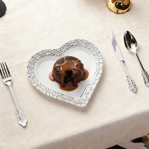 Assiettes <span class=keywords><strong>de</strong></span> présentation jetables <span class=keywords><strong>en</strong></span> plastique martelé <span class=keywords><strong>en</strong></span> <span class=keywords><strong>forme</strong></span> <span class=keywords><strong>de</strong></span> cœur, bord doré, bord argenté, pour réceptions <span class=keywords><strong>de</strong></span> mariage, banquets et traiteurs - Product Image 2