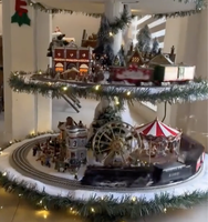 Arbre de Noël artificiel multicouche en gros avec village miniature lumineux, train, grande roue et décorations de table de Noël