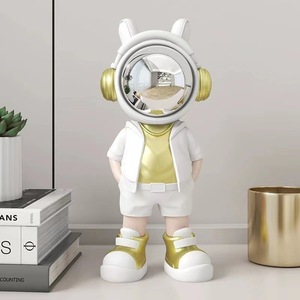 Spaceman Statue Astronaute Figurine Sculpture Résine Spaceman Modèle Ornement Maison Bureau Bureau Décoration De Table - Product Image 4