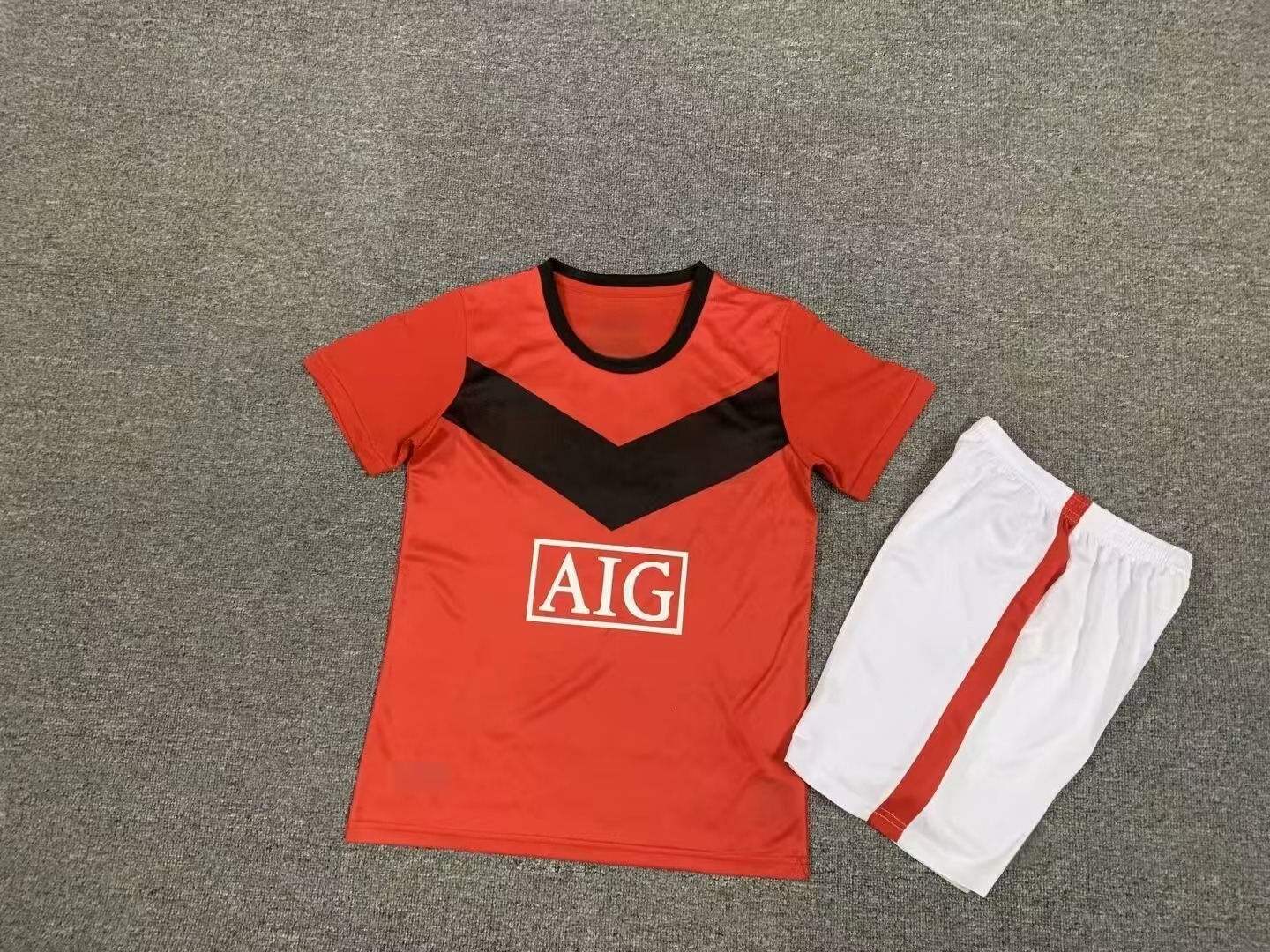 09-10 ชุดเหย้าสีส้มของแมนเชสเตอร์ยูไนเต็ด