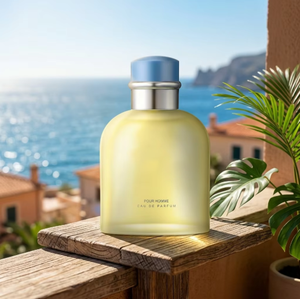 Perfume para Mujer en Botella Rectangular <span class=keywords><strong>de</strong></span> Vidrio Esmerilado, Color Amarillo Pálido, Cuello Plateado, Tapa Azul, Aroma Fresco Costero Marino, Larga Duración - Product Image 1