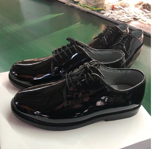 Chaussures habillées en cuir brillant PU DFP01 pour hommes, personnalisables - Product Image 1