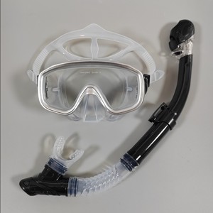 Nouvel ensemble de lunettes de plongée à <span class=keywords><strong>grande</strong></span> monture avec tuba, masque unisexe étanche anti-buée en silicone, masque de plongée en <span class=keywords><strong>surface</strong></span> à 1 fenêtre - Product Image 5
