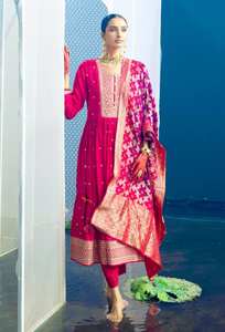 Prix de gros Vêtements traditionnels indiens et pakistanais Robe en soie chinnon pure Broderie lourde Manches élastiques Soirée Séchage rapide - Product Image 6