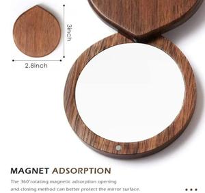 Miroirs de poche magnétiques ronds en bois personnalisés en gros, mini miroirs de voyage portables à main pour le maquillage - Product Image 2