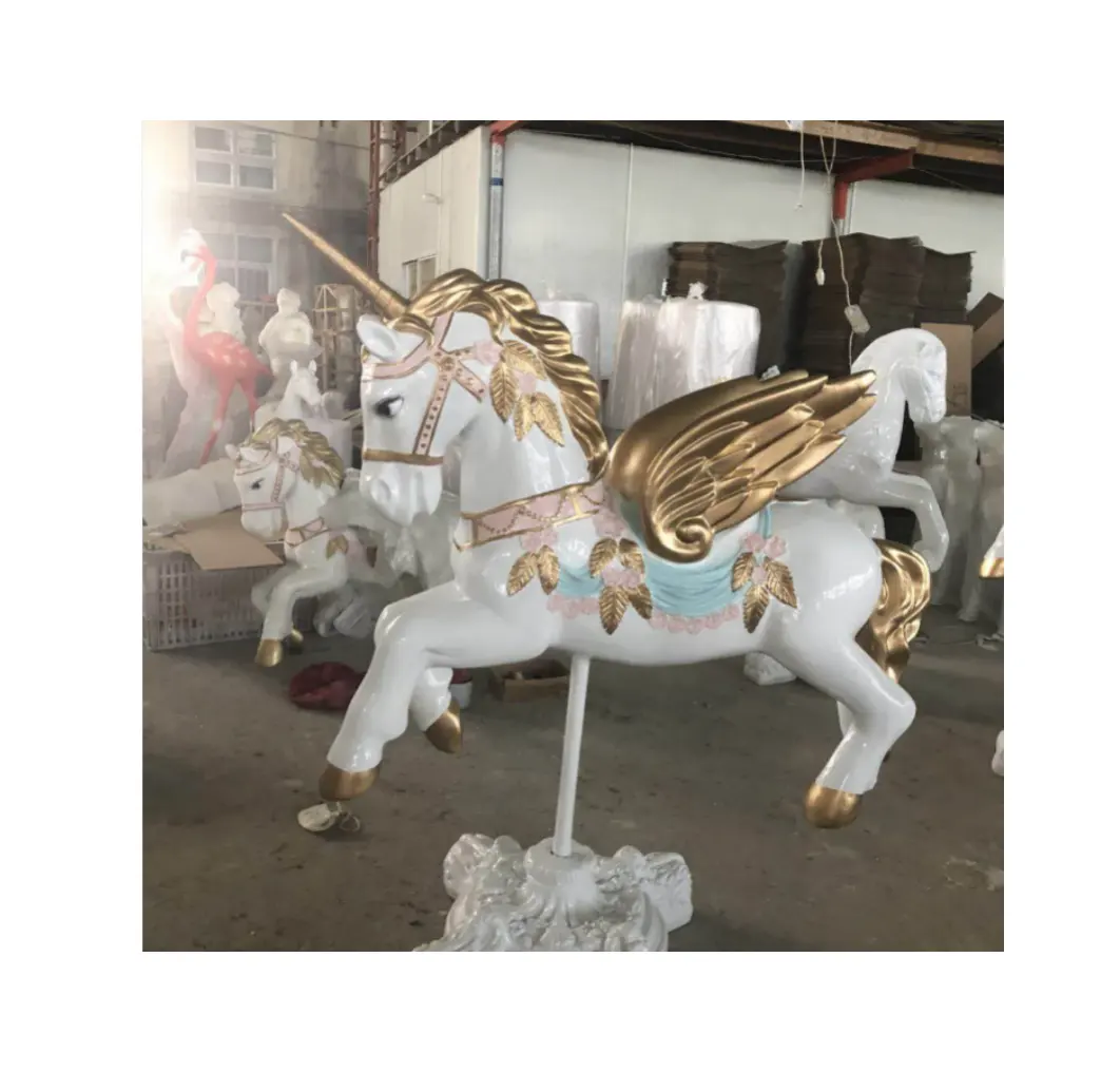 Merry-go properti bulat ornamen fotografi Meichen pernikahan, patung unicorn dekorasi jendela kuda terbang resin