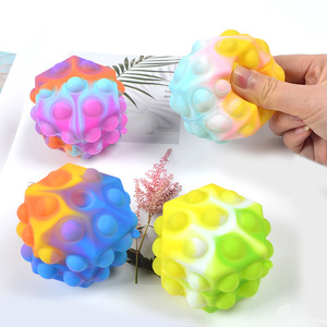 Nuevo Juguete Antiestrés con Forma de Rata, Pelota de Silicona de 6 Lados para Aliviar el Estrés y la Descompresión para Jóvenes - Product Image 1