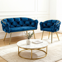 Canapé en velours tissé à la main de luxe léger, design nuage, avec structure en métal doré pour la maison, l'appartement, l'hôtel