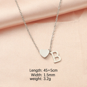 Collana con Ciondolo a Cuore e Lettera in Inglese in Acciaio Inossidabile, Moda Europea e Americana Trendy per Bambini e Donne - Product Image 6