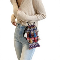 Nouveau sac seau bohème à fermeture éclair avec pompons, style tribal ethnique coloré, pour femme, collection Printemps 2021