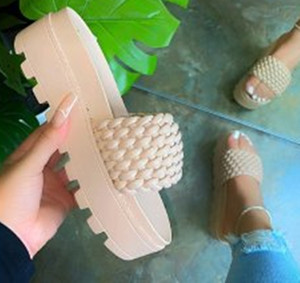 รองเท้าแตะสานพื้นเรียบสำหรับผู้หญิงขายส่งจากจีน รองเท้าสไลด์พีวีซีแบบสานสำหรับใส่ชายหาด - Product Image 4