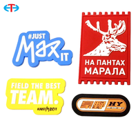 Logo 3D personnalisé étiquette de vêtements en caoutchouc PVC souple avec bord découpé au laser étiquettes en relief pour vêtements
