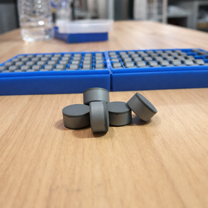 Cortador <span class=keywords><strong>PDC</strong></span> de Desempenho Estável com Cúpula de 1308mm, Substrato de Carboneto de Tungstênio, Pastilha <span class=keywords><strong>PDC</strong></span> para Aplicações de Perfuração - Product Image 1