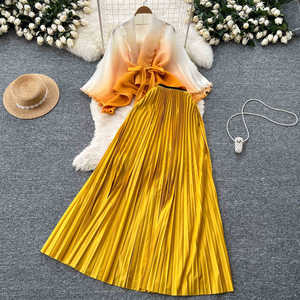 Ensemble 2 pièces tendance pour femme : Cardigan à taille nouée dégradé de couleurs et jupe mi-longue plissée taille haute - Product Image 2