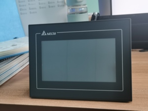 หน้าจอสัมผัส HMI ขนาด 7 นิ้ว รุ่น DOP-107EV สำหรับระบบอัตโนมัติในอุตสาหกรรม ใช้หน่วยประมวลผล ARM Cortex-A8 รองรับการสื่อสาร RS-485/RS-232/Ethernet ความละเอียด 800x480 รุ่น DOP-1 D - Product Image 4