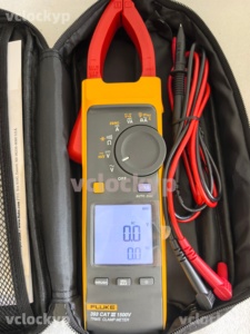 Multimètre à pince solaire Fluke 393 CAT III 1500 V True-rms, en bon état d'occasion - Product Image 4