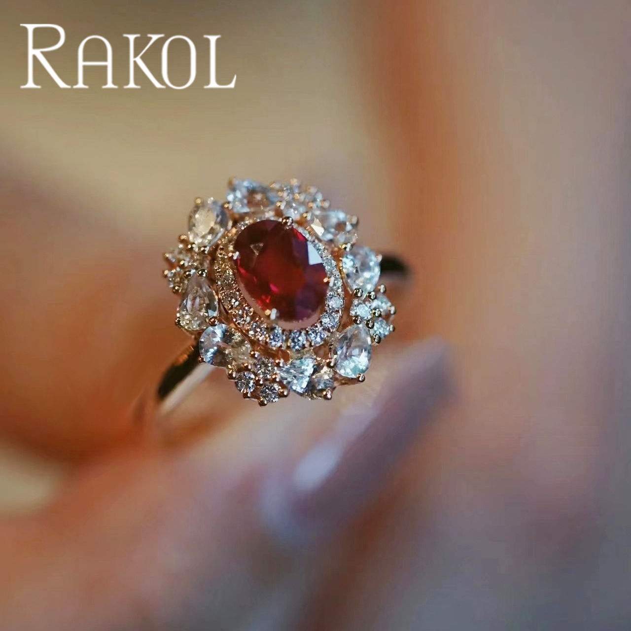 สีขาวชุบเพทายสีแดง