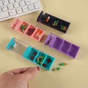 Étui de rangement portable et écologique pour tablettes avec 3 compartiments, boîte à pilules en plastique et organiseur de médicaments pour les voyages - Product Image 1