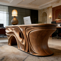 Table sculpturale ondulée artistique moderne au design contemporain et organique pour espace de travail de luxe