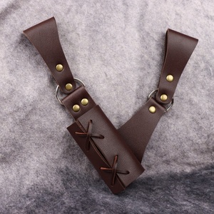 Ensemble de costumes médiévaux Renaissance pour hommes - 4 pièces : Surchemise sans manches à capuche style Viking, tenue de cosplay pour foires Renaissance et Halloween - Product Image 6
