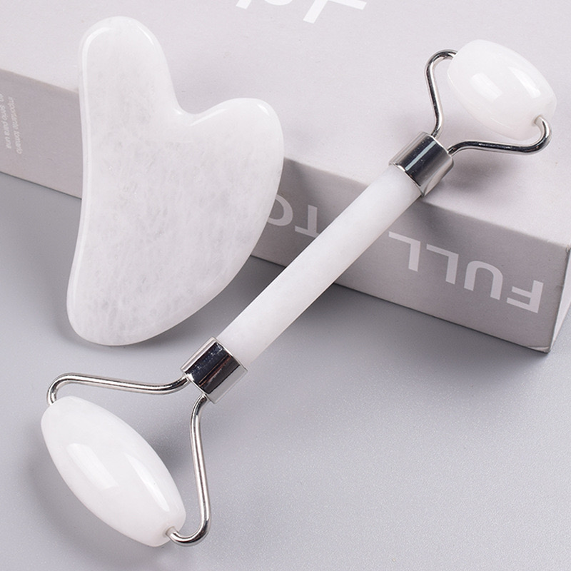 Rullo di giada bianca e cuore Gua Sha (senza scatola)