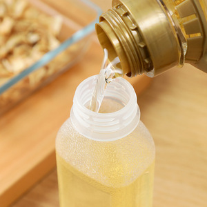 Screaming Oil Bottle Rectangle L Leak Resistant Kitchen Condiment Container - Product Image 2