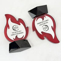 Trophée en cristal rouge en forme de flamme, créatif, pour récompense annuelle du personnel d'entreprise