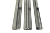 Tiges de carbure de tungstène de prix d'usine de dureté élevée avec des trous simples de liquide de refroidissement