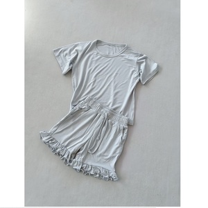 1 Pezzo Completo Estivo Personalizzato in Bambù per Neonati e Bambini, Abbigliamento Unisex con Top e Pantaloncini - Product Image 5