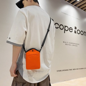 Sac bandoulière pour homme, petit sac de poitrine noir uni pour téléphone et portefeuille - Product Image 2