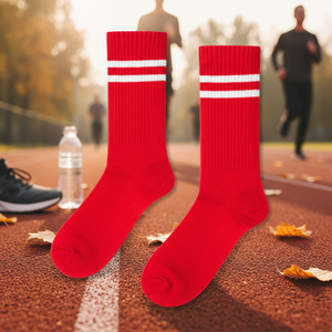Chaussettes de sport rouges à double rayures imprimées pour hommes et femmes, logo personnalisable, impression numérique, style athlète, résistantes à la transpiration pour l'automne - Product Image 3