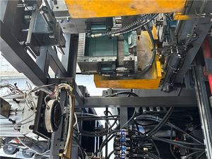 Akümülatör Şişirme Makinesi <span class=keywords><strong>2</strong></span> ila 5 Litrelik Kaplar İçin Güvenilir Performans Düşük Atık Oranı Tutarlı Duvar Kalınlığı - Product Image 2