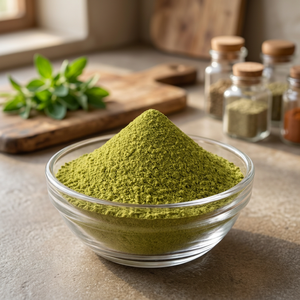 Poudre de feuilles de Moringa sauvage séchée, ingrédient végétal végétalien de qualité alimentaire pour les applications en gros dans les aliments, les boissons et la cuisine - Product Image 1