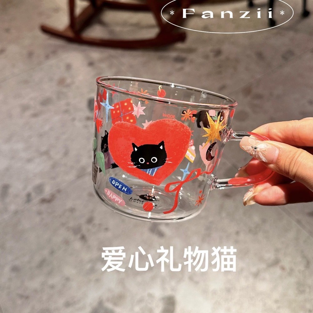 Heart-shaped gift cat