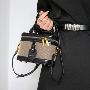 กระเป๋าสะพายข้างผู้หญิง กระเป๋าแบรนด์เนมดัง หนัง PU คุณภาพสูง กระเป๋าหรูสำหรับสุภาพสตรี - Product Image 3